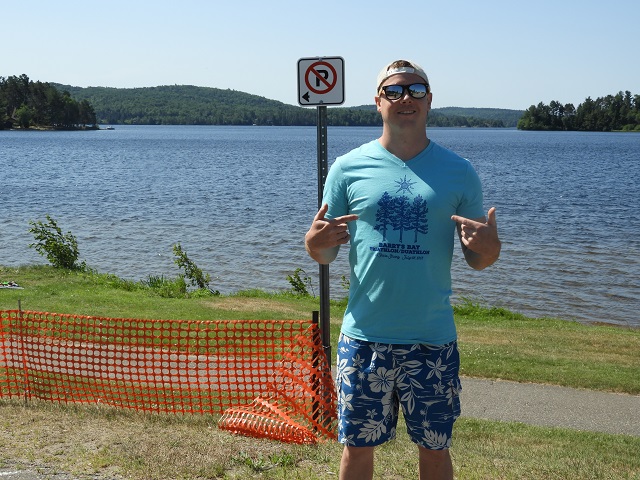 Alex-Glolfcheskie-volunteer