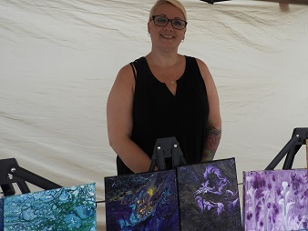 Amanita-poured-paint