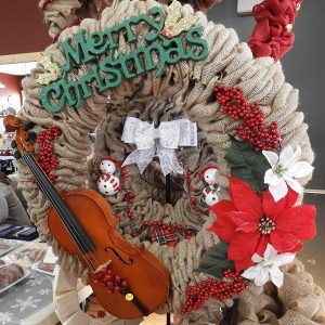 michelle-etmanskie-violin-wreath